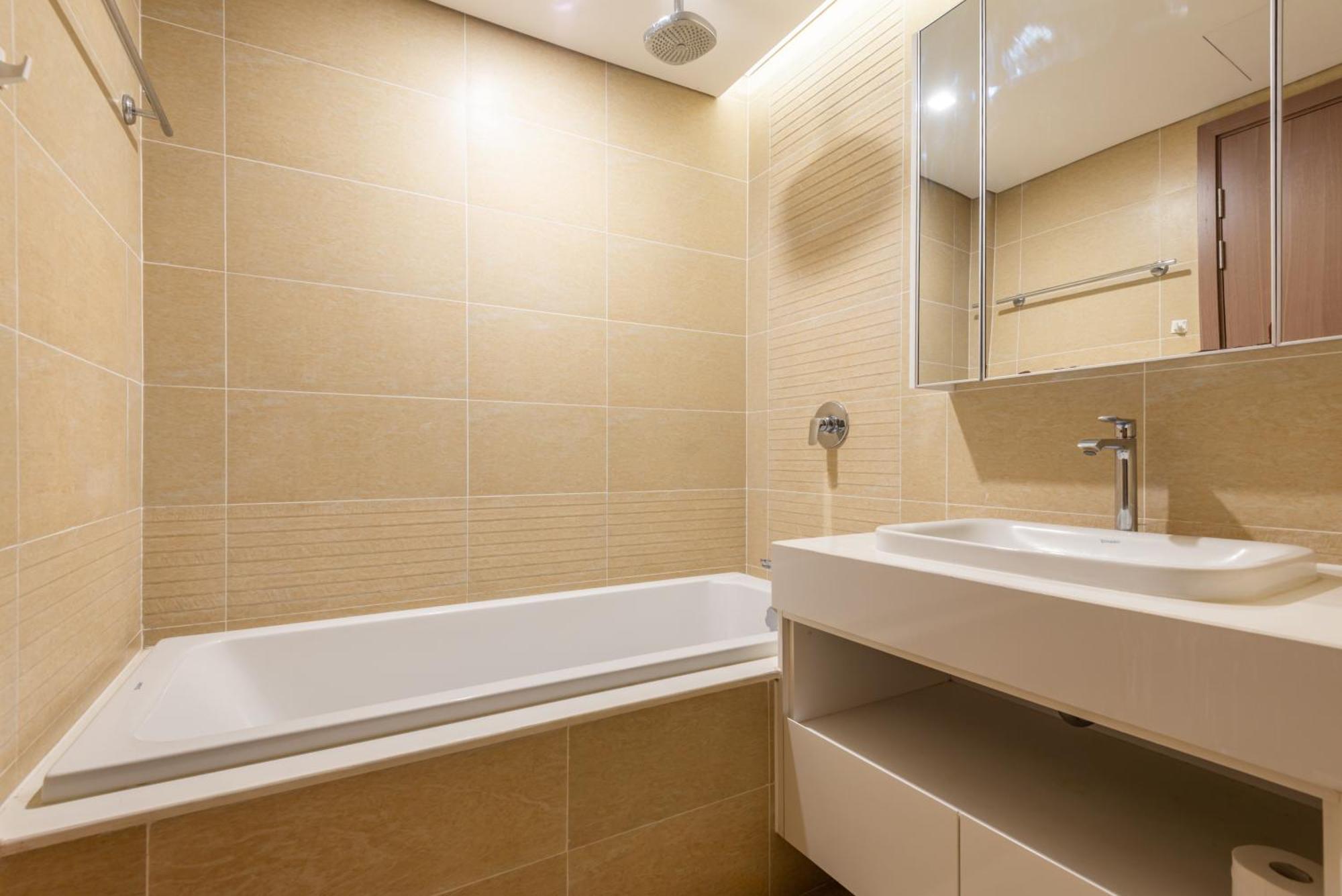 Apartment Nvt Housing - Vinhomes Metropolis Hanoi